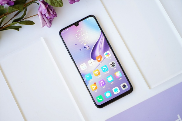 榮耀Play6T即將來襲！配備5000mAh大電池，千元檔穩了？