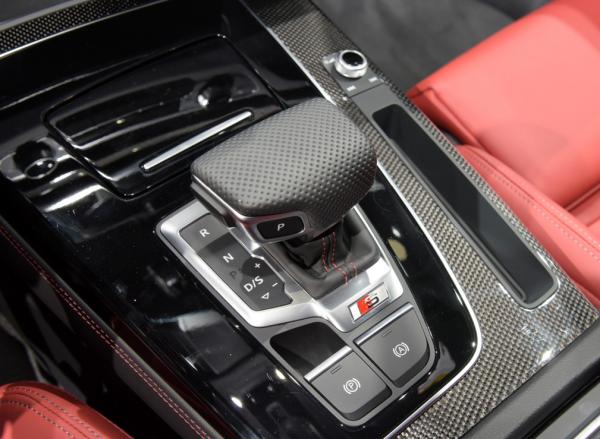 真正的純進口“奧迪Q5”，配3.0T+8AT，還有全時四驅，就是價格貴