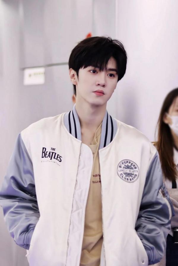 女小花堅守崗位，男藝人卻洗牌迅速，新出圈的男藝人，你更看好誰