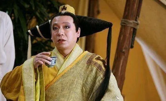 明星古裝尷尬史：頭頂風扇、餃子都算好的，有些太誇張真忍不了