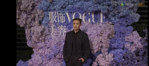 新篇章之夜紅毯:楊冪身材吸睛,童瑤大秀美腿,湯唯氣場強大 新篇章之夜紅毯:楊冪身材吸睛,童瑤大秀美腿,湯唯氣場強大