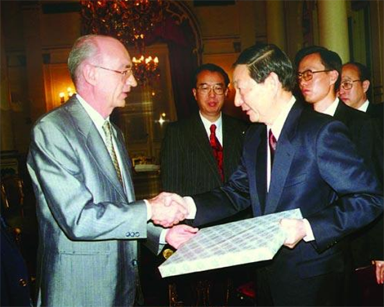 朱鎔基面對資金難題，宮著銘：要想開發浦東，就要借全國的錢