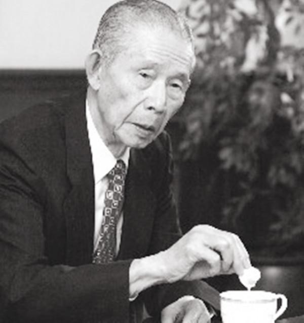 為報恩嫁老闆，婚後才知其已有妻子，養大5子後放棄百億家產離開