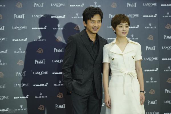 被鄧超圈粉了，郎才女貌，愛了，愛了……