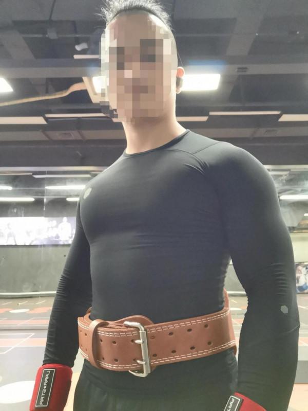 擼鐵第26天（半年多沒運動，爭取年底6塊腹肌