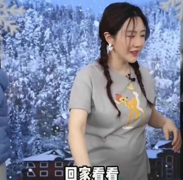 宋丹丹兒媳婦挺孕肚直播賣貨 和巴圖搭檔累到嗓子沙啞