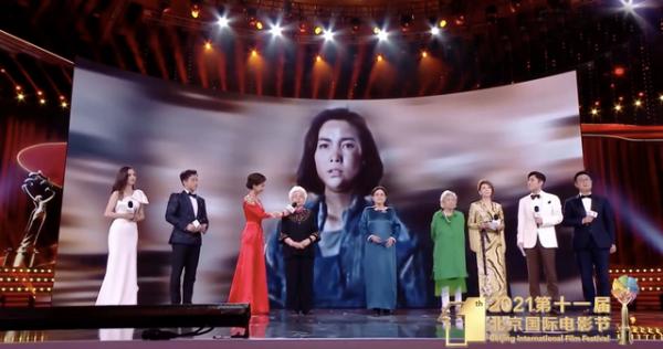 22位老藝術家近照,平均年齡近90,真正的年輕,不在臉上,在心裡 22位老藝術家近照,平均年齡近90,真正的年輕,不在臉上,在心裡