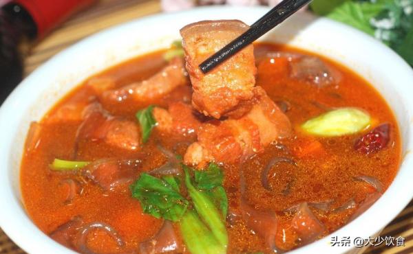 “豬肉燉粉條”想想就會流口水的大眾美味 “豬肉燉粉條”想想就會流口水的大眾美味