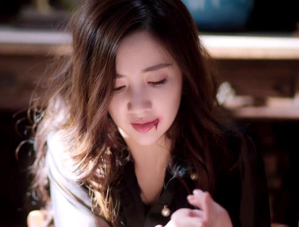 一見傾心“跳樓”本該成為名場面,卻直接垮掉,你們還是去進修吧 一見傾心“跳樓”本該成為名場面,卻直接垮掉,你們還是去進修吧