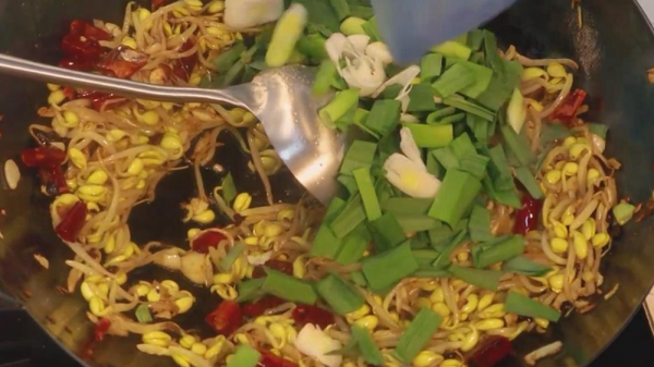 這才是黃豆芽的正確做法，爽脆入味不出水，開胃下飯又營養