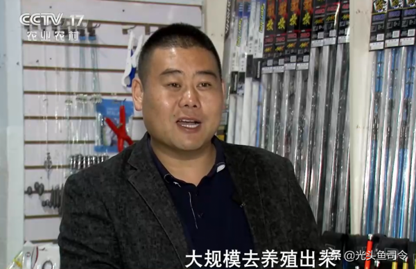 因為喜歡釣魚，從而發現商機，靠養殖蚯蚓年銷售額4000多萬