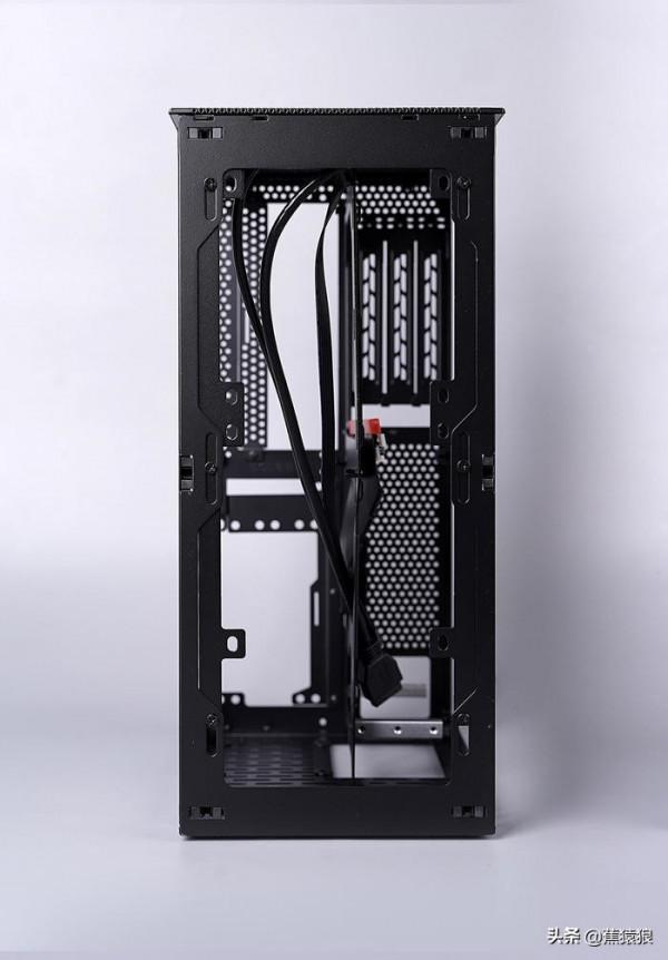 R5 5600X&plus; RTX 3070 &comma; SSUPD 美味網版 ITX 機箱裝機分享