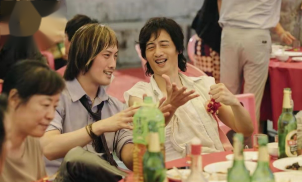 《笨小孩》破5億，易烊千璽演技大讚，6位配角同樣功不可沒