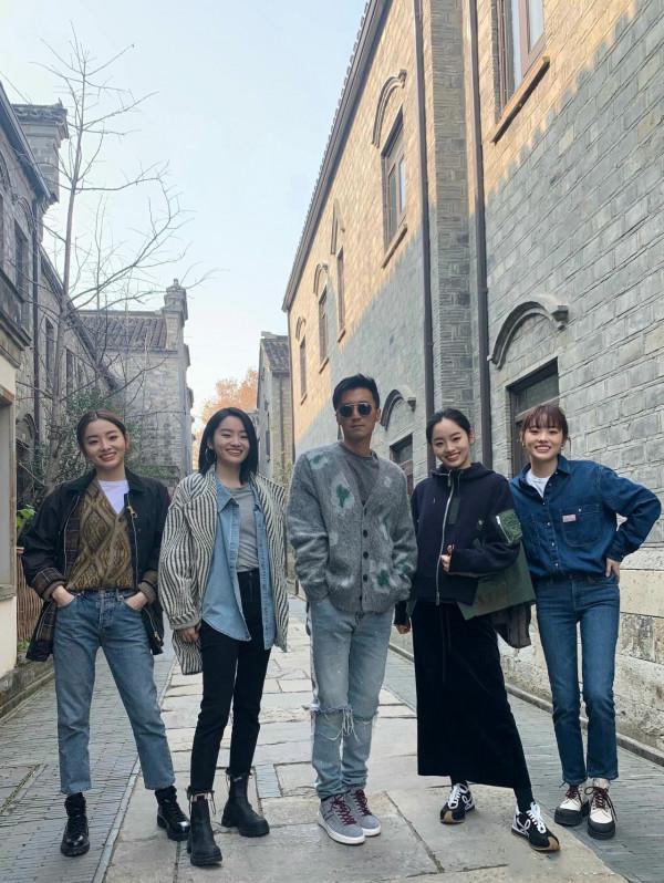 謝霆鋒簽約四胞胎,各個貌美如花且畢業於世界名校,王菲不吃醋嗎 謝霆鋒簽約四胞胎,各個貌美如花且畢業於世界名校,王菲不吃醋嗎