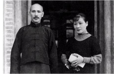 蔣介石親口承認的最強對手:一個是毛主席,另外一個叫鄧演達 蔣介石親口承認的最強對手:一個是毛主席,另外一個叫鄧演達