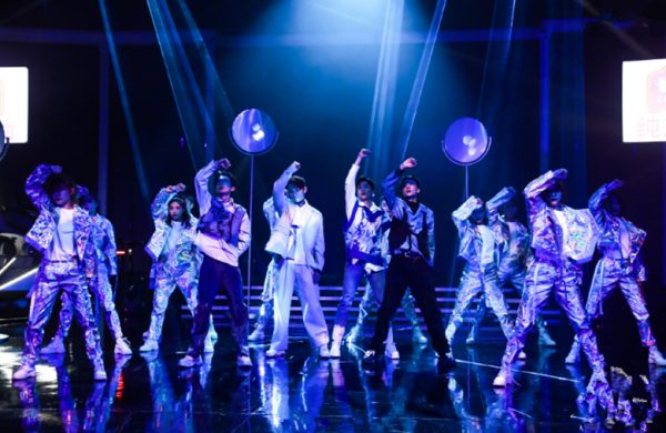 連續兩期三網收視第一！改版後的《天天向上》憑什麼逆襲？