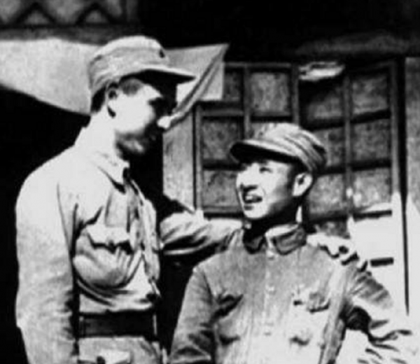 1956年，胡耀邦當選為中央委員，給毛主席寫信：我的心裡無限痛苦