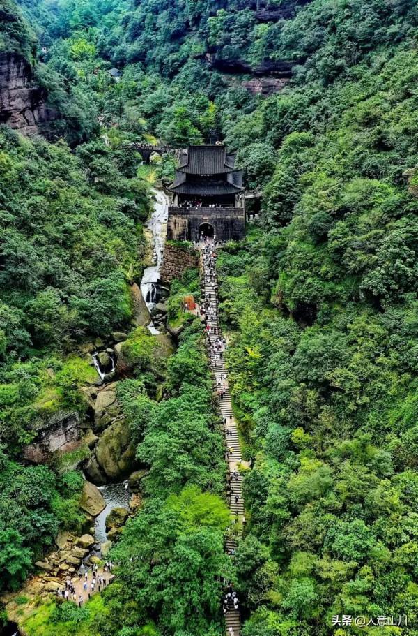 來，探秘劍門關為啥“天下第一關”？順便和李白杜甫陸游聊聊天