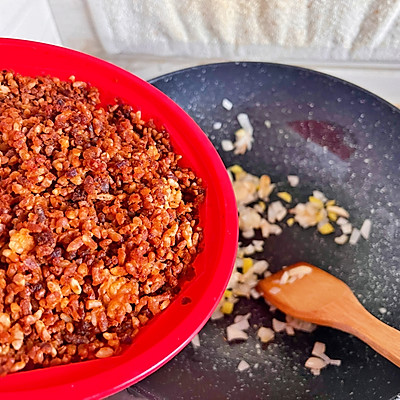 #暖冬醬在手,嗨吃部隊鍋#聖誕限定辣醬炒飯 #暖冬醬在手,嗨吃部隊鍋#聖誕限定辣醬炒飯