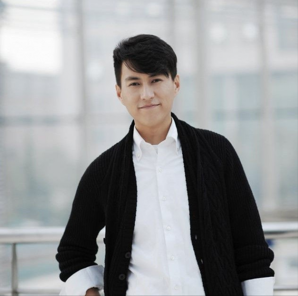 靳東：在父母離異的陰影下長大，離過婚的女人更應該被愛