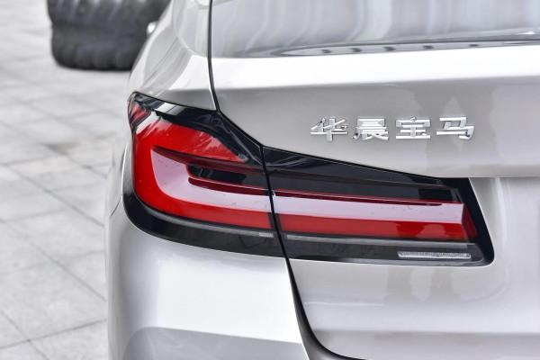 實拍全新寶馬5系，全系2.0T+8AT，家用、運動均兼顧，值得選嗎？