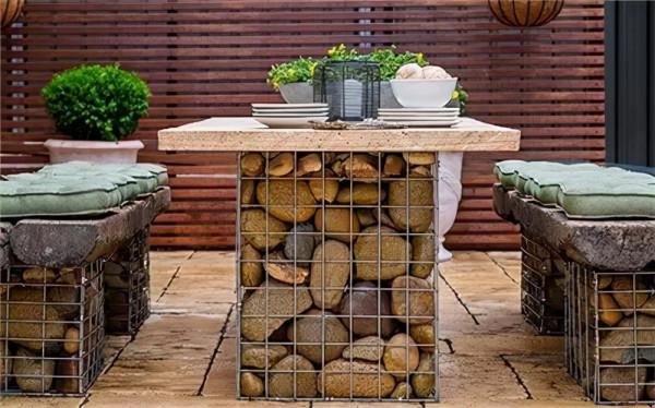 用景觀小品裝飾出花園的韻味