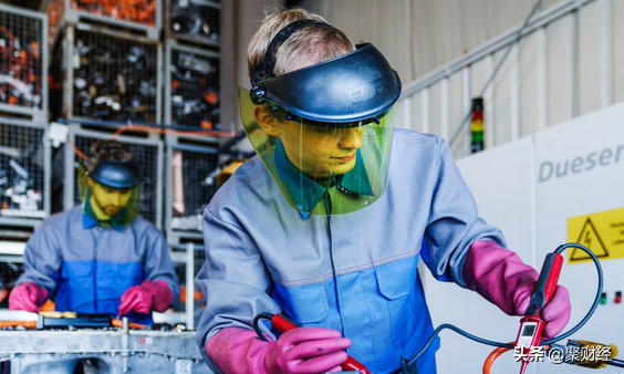 電池回收行業或將“爆發”?10年後規模將達1648億,卻鮮少有人做 電池回收行業或將“爆發”?10年後規模將達1648億,卻鮮少有人做