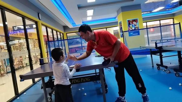 “我五歲了,沒人敢欺負我了!” “我五歲了,沒人敢欺負我了!”