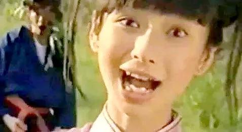 十四歲楊穎照片被扒一嘴爛牙就像&OpenCurlyDoubleQuote;一堆玻璃渣子&rdquo;，暴露真實顏值