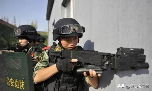 中國新拐彎槍服役?解放軍新瞄具可實現3個方向瞄準丨輕武專欄 中國新拐彎槍服役?解放軍新瞄具可實現3個方向瞄準丨輕武專欄