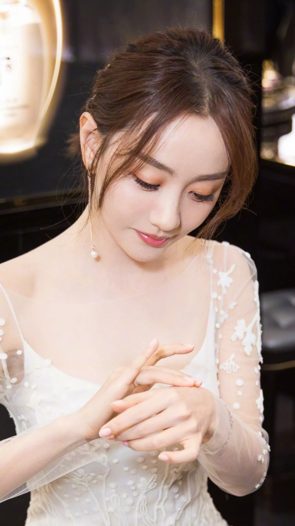 楊蓉：清純靚麗甜美高畫質寫真集（1）後幾張劇中美照