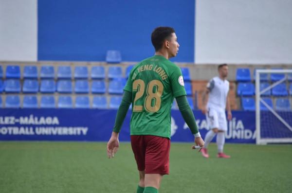 昔日&OpenCurlyDoubleQuote;中國足球希望&rdquo;在西班牙無球可踢，近況令人唏噓