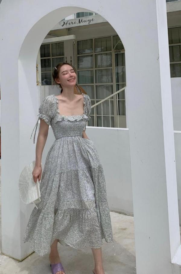 短連衣裙搭配不挑膚色,但要選穿什麼才能顯瘦? 短連衣裙搭配不挑膚色,但要選穿什麼才能顯瘦?