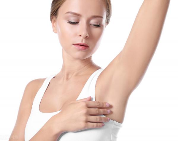 腋窩有個“長壽穴”，建議每天拍打幾分鐘，或會收穫這4個好處