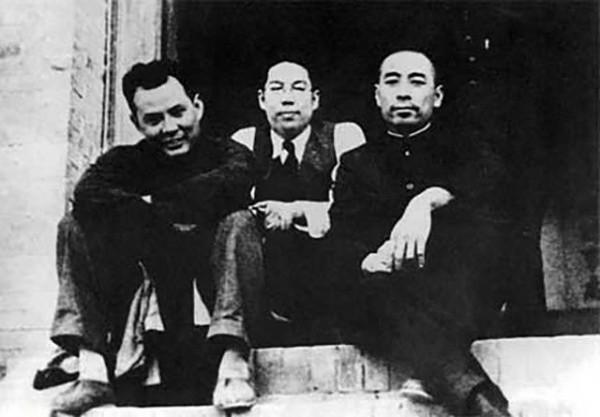 1937年周總理在延安遇襲，10餘名警衛壯烈犧牲，幕後主謀究竟是誰