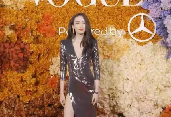 時尚盛宴紅毯！楊冪的身材絕了宋佳吃成包子臉，沒有比童瑤更敢穿