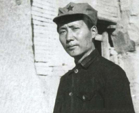 1959年國慶,一農村老婦受邀登上天安門,老婦:毛主席是我乾兒子 1959年國慶,一農村老婦受邀登上天安門,老婦:毛主席是我乾兒子