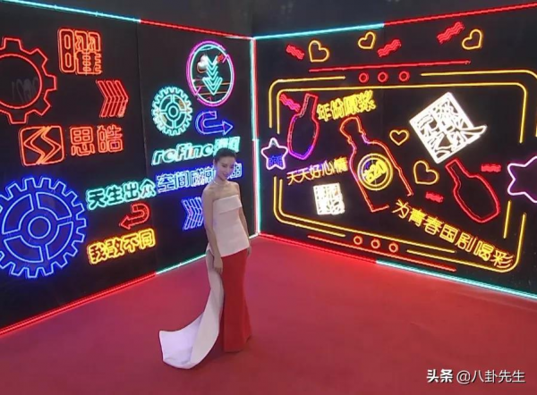 國劇盛典紅毯:張萌臉腫,董潔劉濤狀態好,黎耀祥鄧萃雯久違合體 國劇盛典紅毯:張萌臉腫,董潔劉濤狀態好,黎耀祥鄧萃雯久違合體