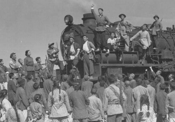 他是鐵道游擊隊元老，還是甲級戰鬥英雄，卻在抗戰勝利後叛變投敵