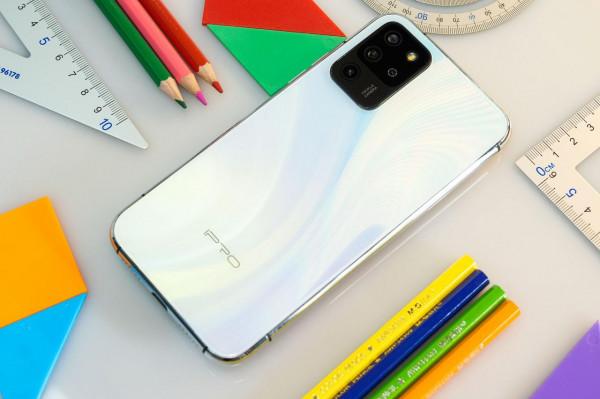 IPRO學生手機P100圖賞:讓小朋友養成自律習慣的手機 IPRO學生手機P100圖賞:讓小朋友養成自律習慣的手機