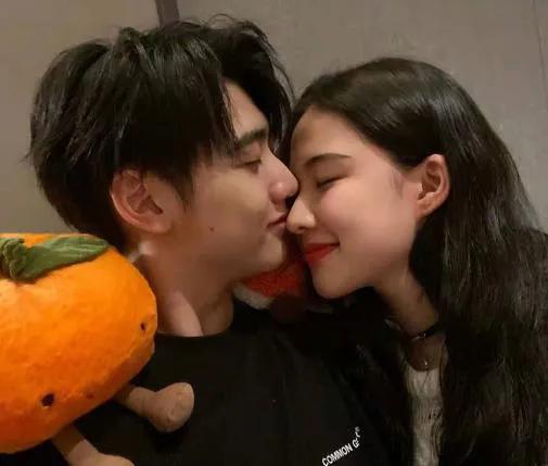 又有6位明星出么蛾子，楊穎拍戲用替身再被噴，張子楓與渣男戀愛