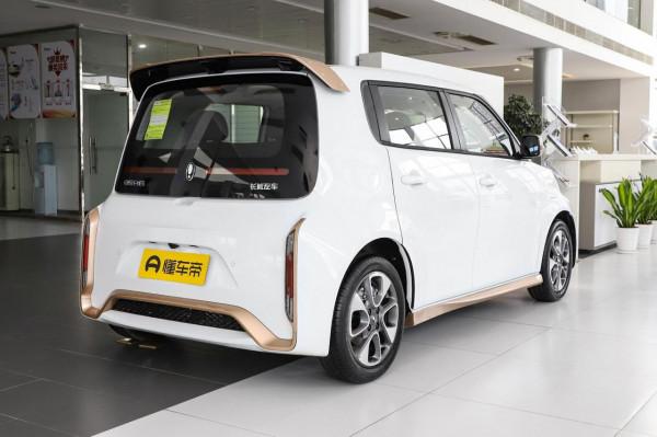 尤拉白貓:指導價7.98萬,續航360km,外觀討喜 尤拉白貓:指導價7.98萬,續航360km,外觀討喜