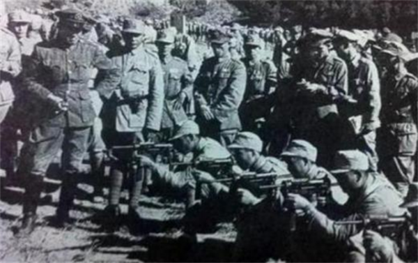 陳賡一個團堵住敵3個師！團長卻指揮不動參謀長，戰後司令員怒了