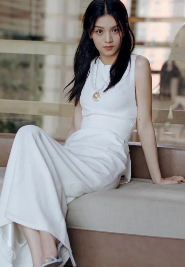 清新甜美、優雅動人的影視女星春夏