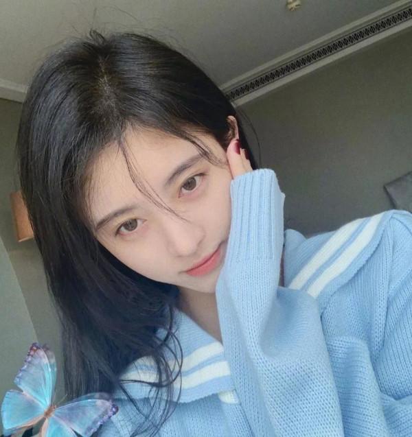 鞠婧禕美照一冊，欣賞