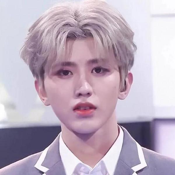 蔡徐坤明星頭像：你是人間星光，不要笑我沒長大我只是不想複雜