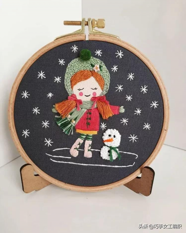 像真發一樣可以編的髮型都能繡出來，如此立體的繡法怎麼能錯過