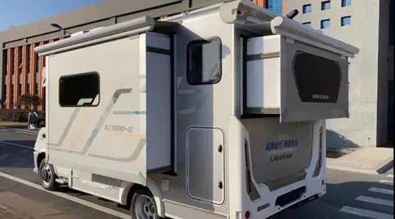 隆翠1號C638雙拓展旗艦版：銀白色車身科幻風拉滿 整合前沿黑科技