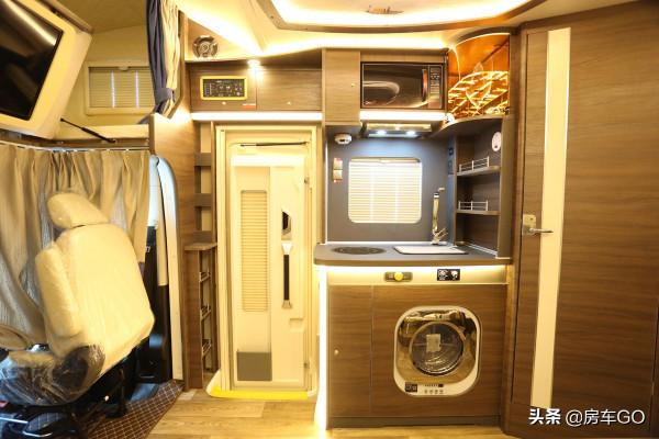 國六3.0T+8AT！C本可開超大空間房車，實拍亞特尊領ST