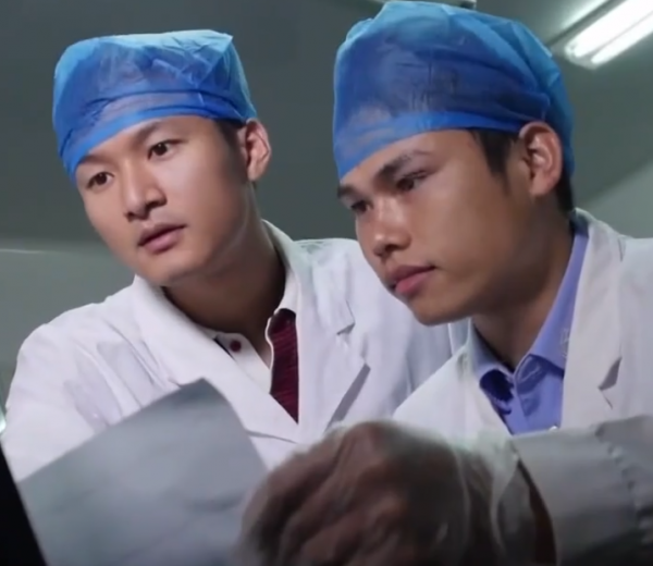 2016年安徽工人挖到人骨，警察迅速封鎖現場，一枚打火機幫了大忙